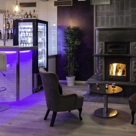 Hotell Restaurang Nämforsen Näsåker Exteriör bild